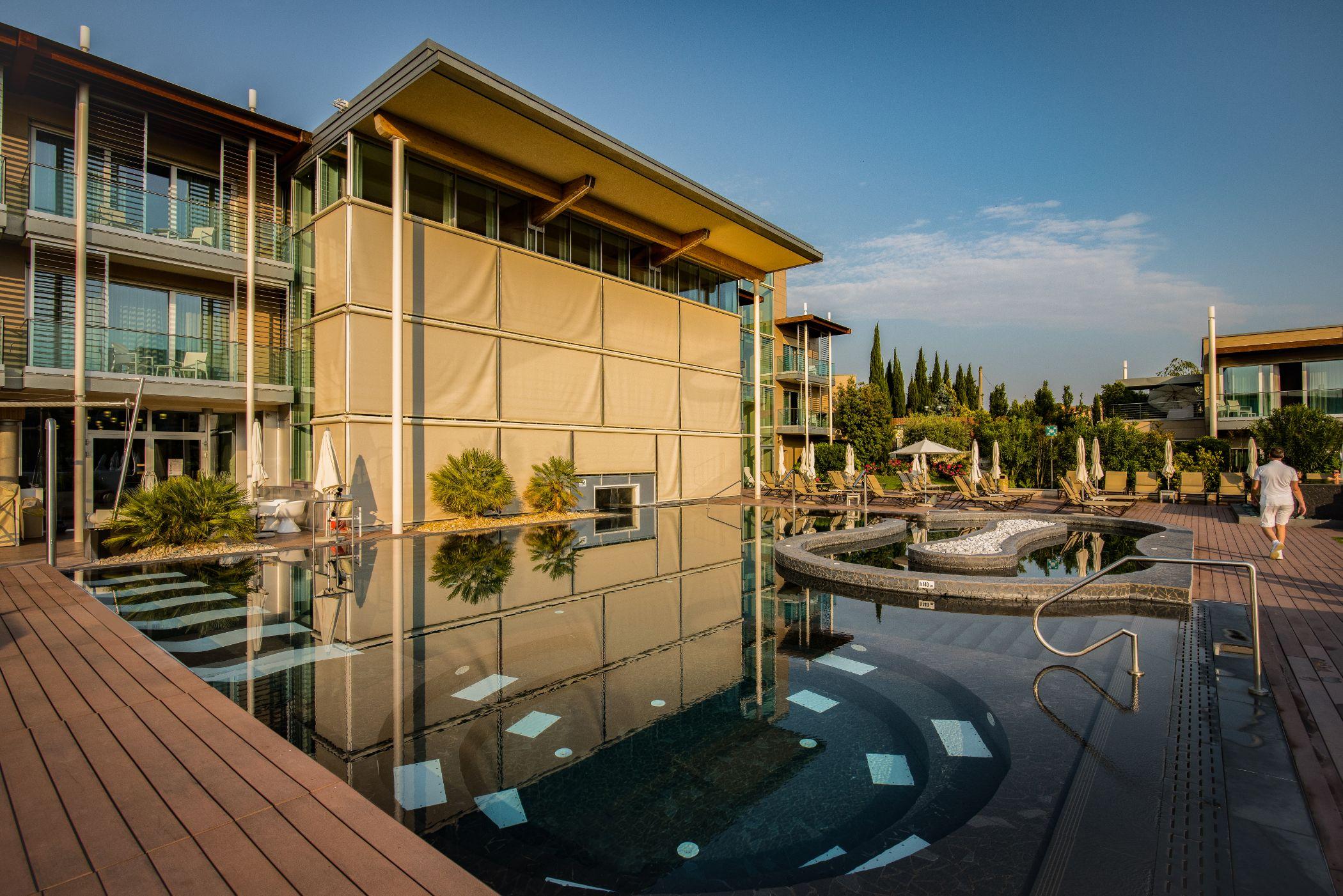 Aqualux Hotel Spa Suite & Terme Bardolino Esterno foto